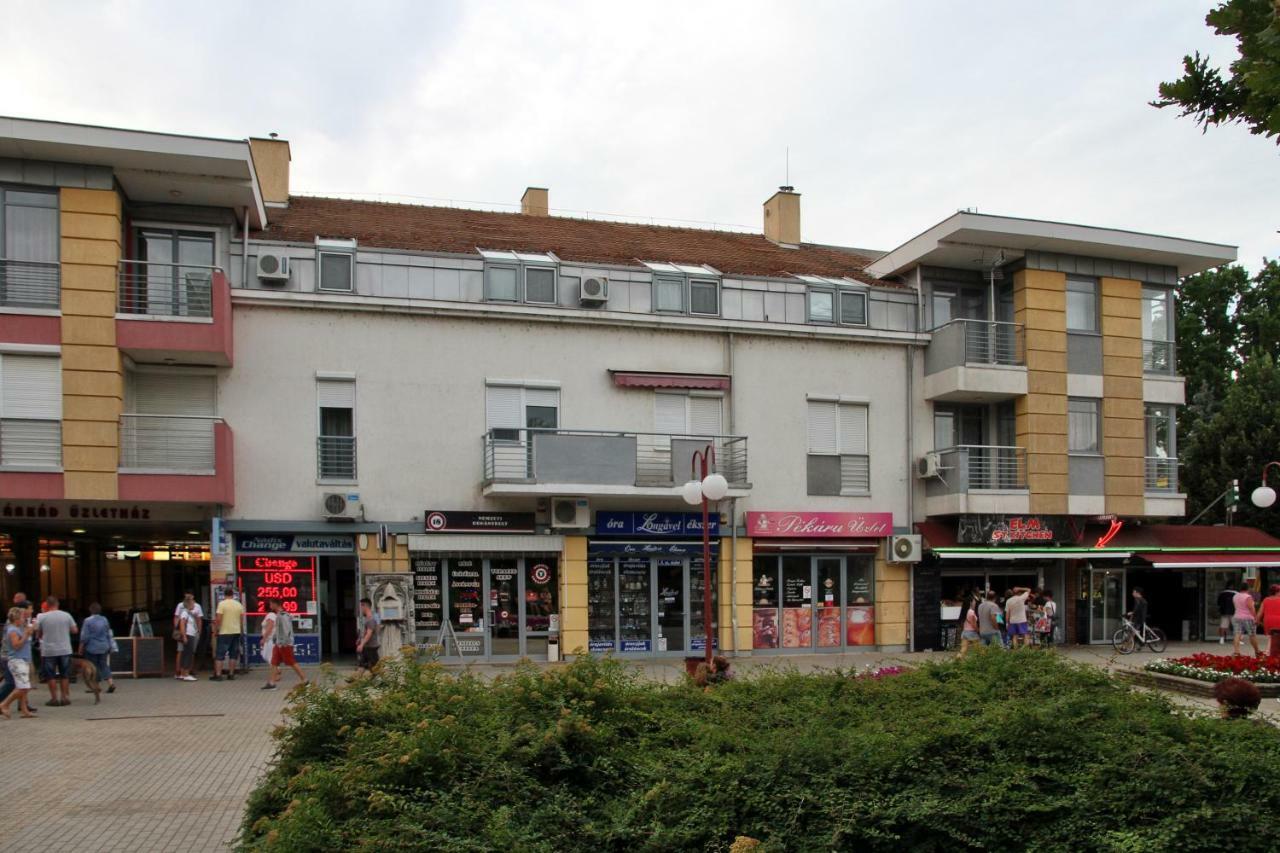 Aqua City Apartman Hajduszoboszlo Exterior photo